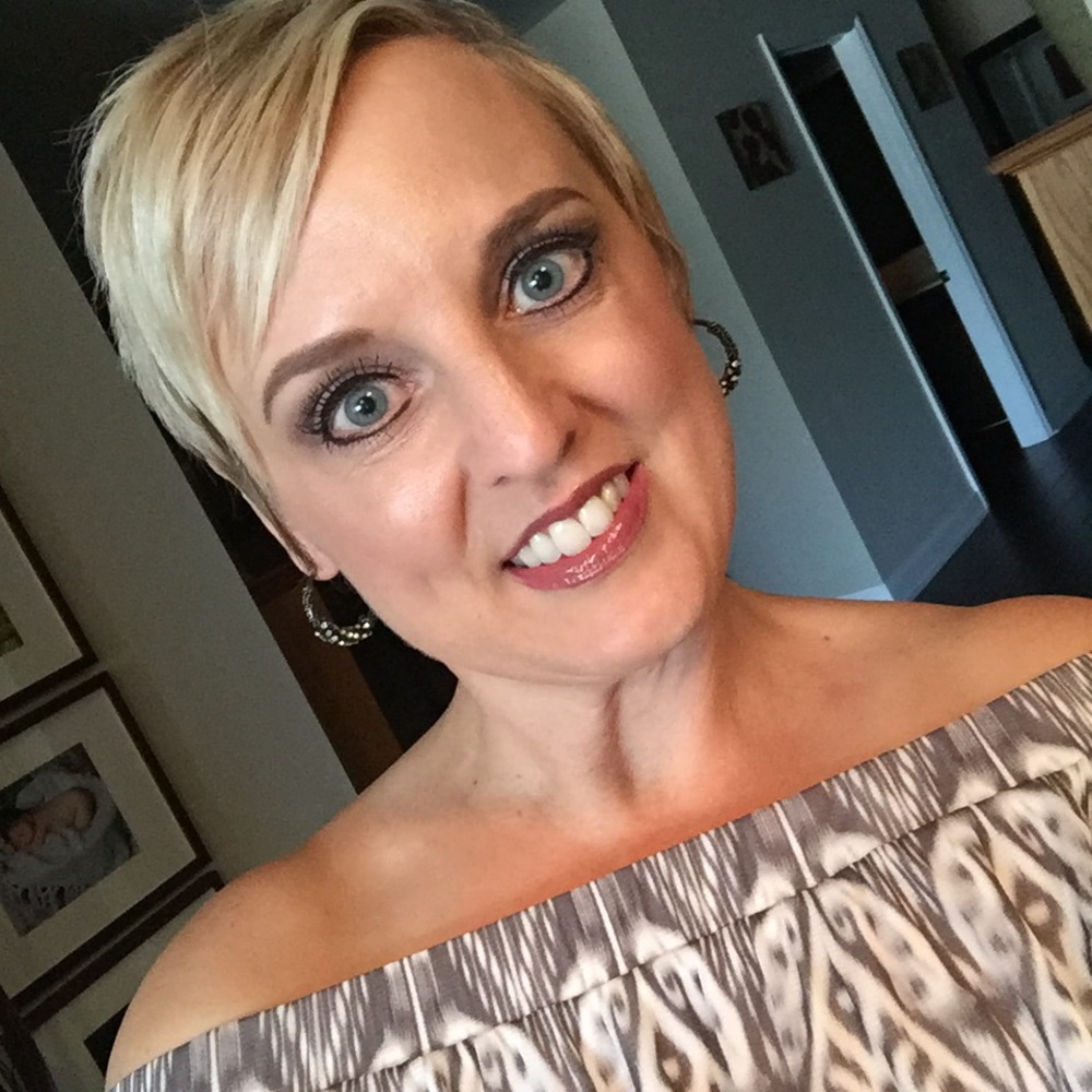 Meet your Posher, Danica - Picture 1 of 1